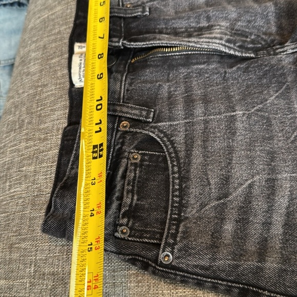 Abercrombie & Fitch Mid-Rise Boyfriend Raw Hem Denim Shorts Washed Black - Picture 9 of 12